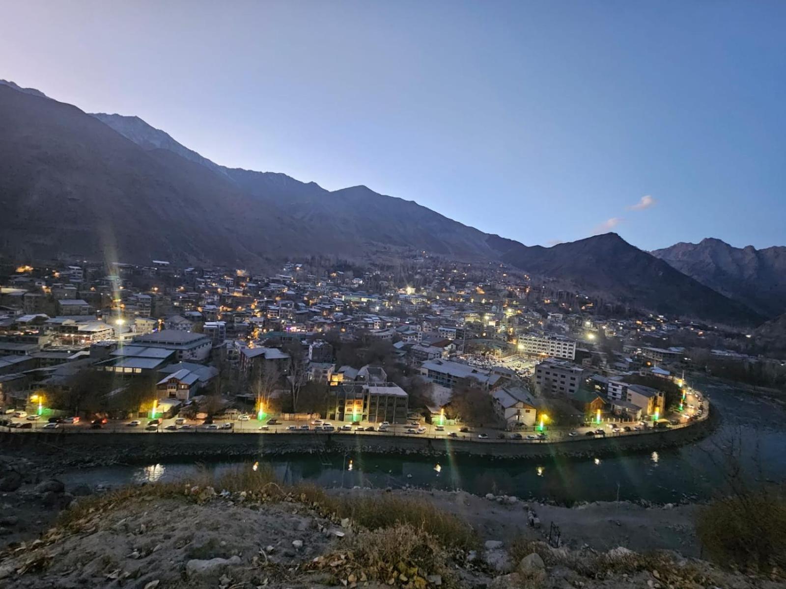 Hotel Afzal And Restaurant Каргил Экстерьер фото