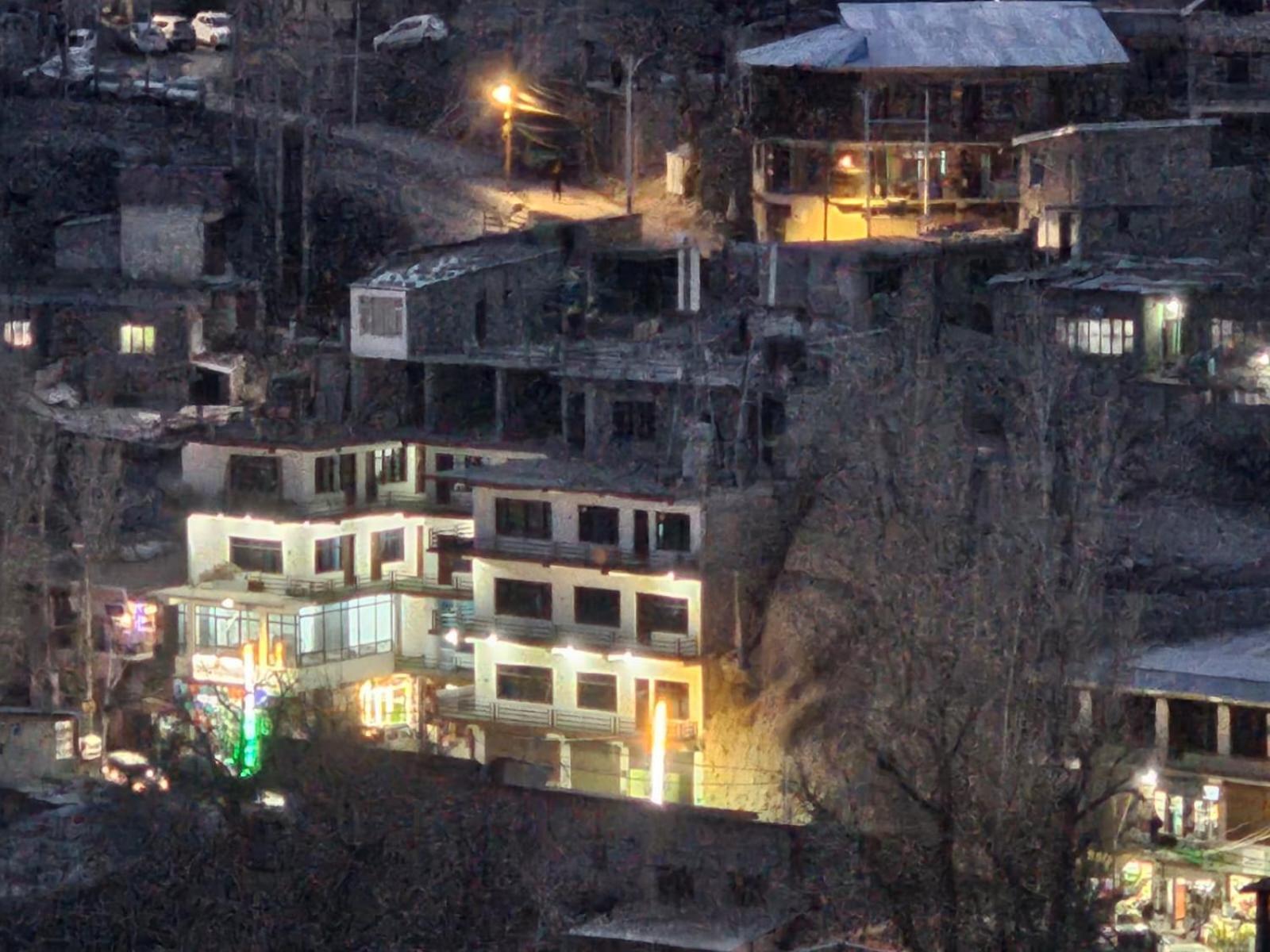 Hotel Afzal And Restaurant Каргил Экстерьер фото